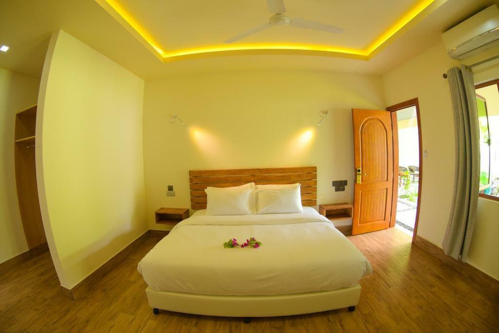 Tiger Shark Residence & Dive Fuvahmulah Екстер'єр фото